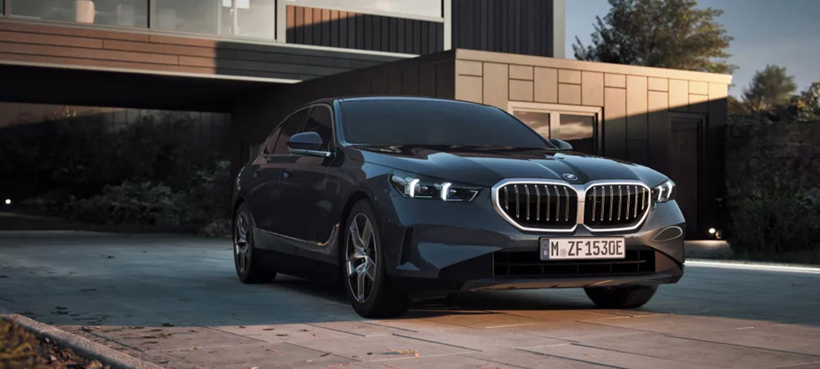 A BMW 5 PLUG-IN HIBRID