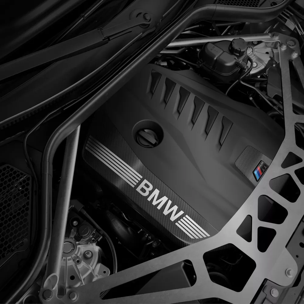 BMW X5 M Performance motorburkolat sportos M dizájnnal