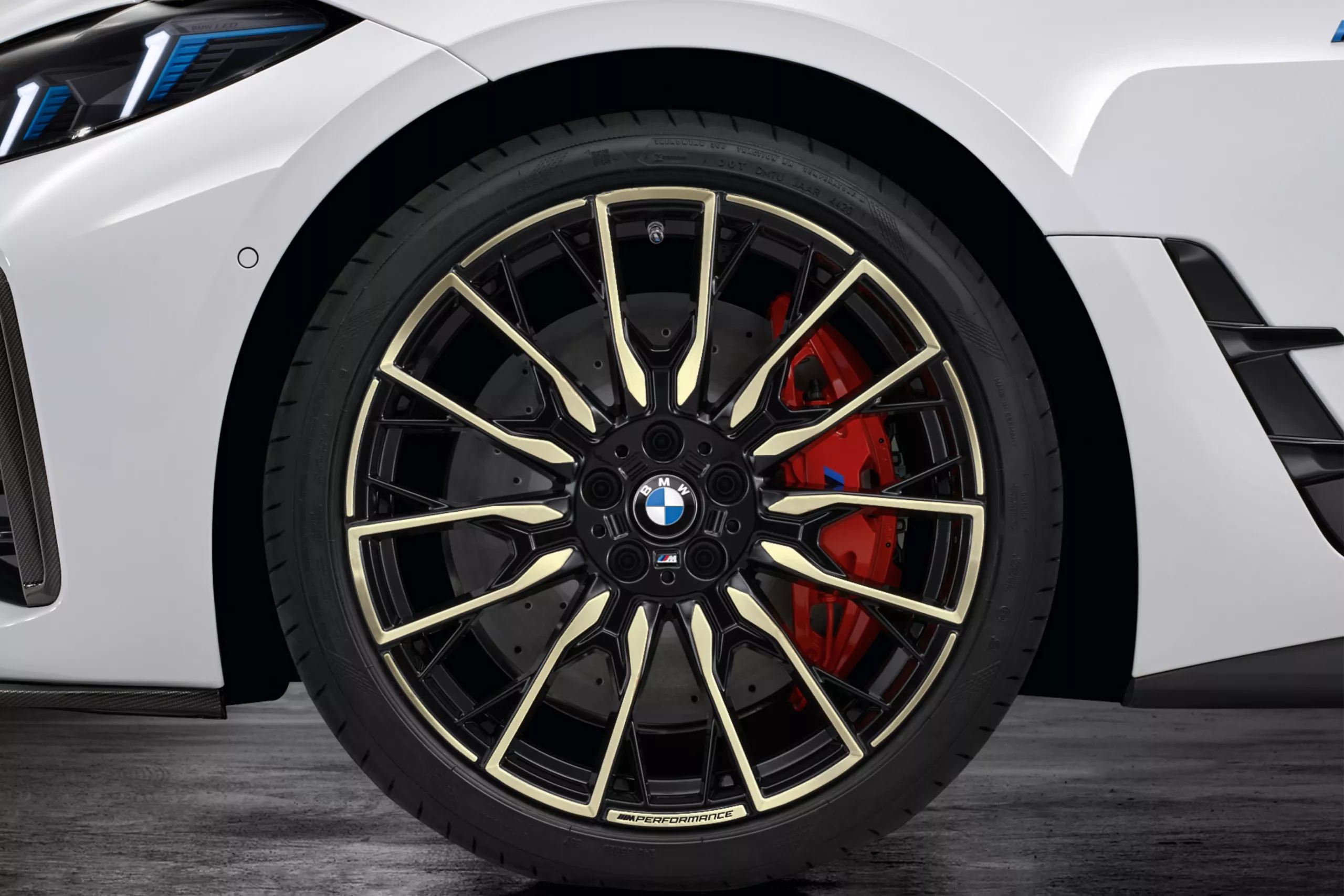20" M Performance könnyűfém keréktárcsa.