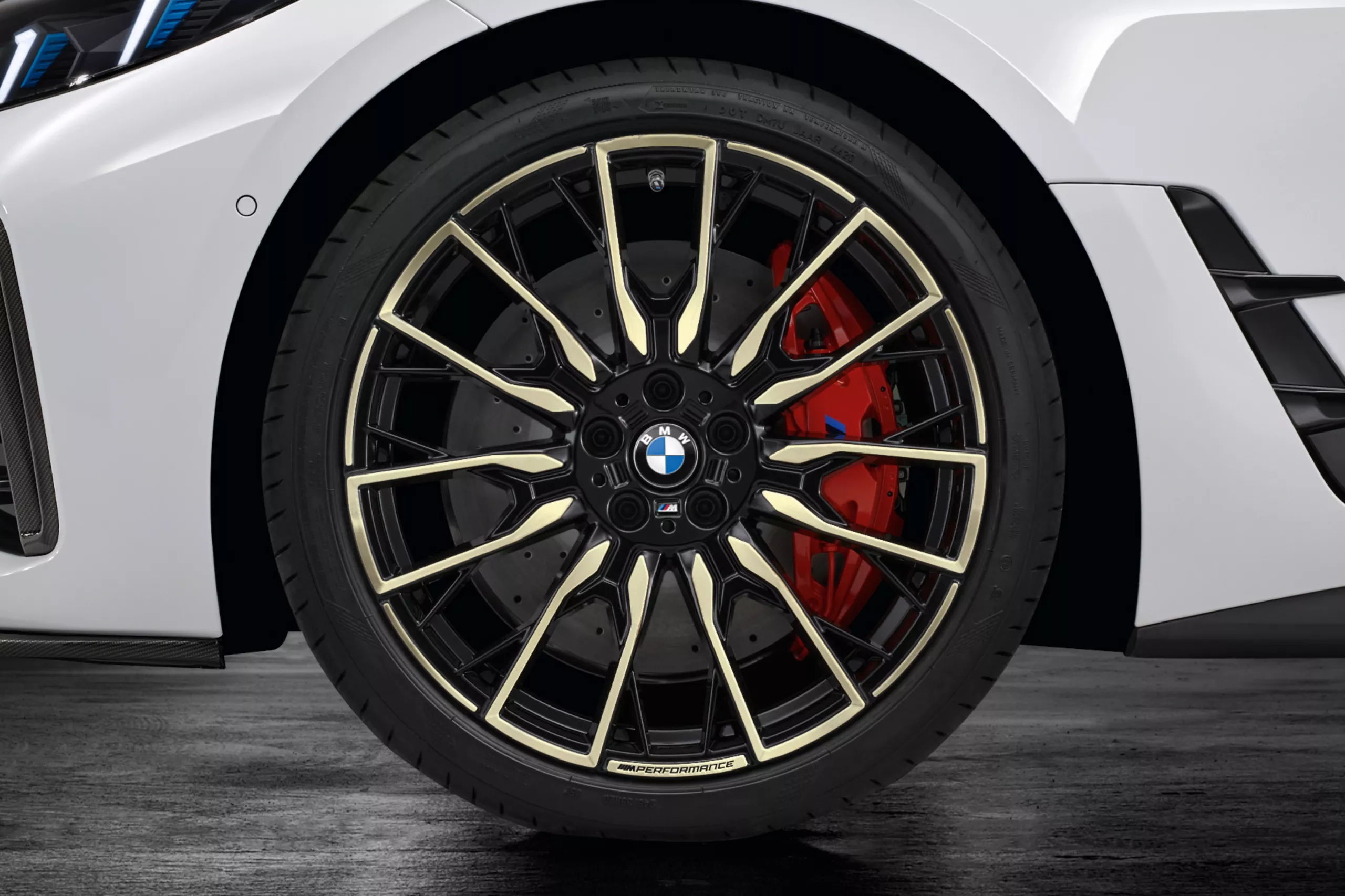 20" M Performance könnyűfém keréktárcsa.